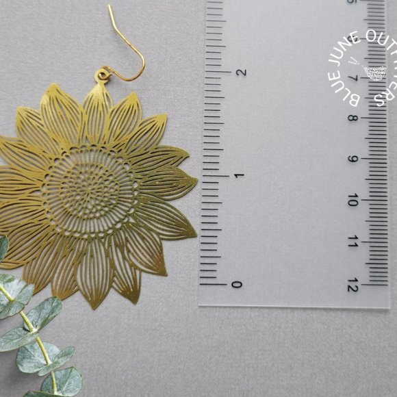 Bohemian Sunflower Earrings - Picture 4 of 5